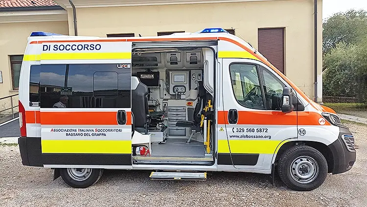 La nostra Nuova Ambulanza • Associazione Italiana Soccorritori La nostra Nuova Ambulanza • Associazione Italiana Soccorritori